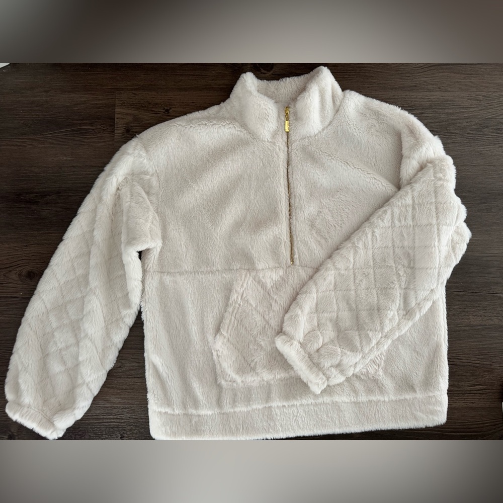 Soft/fuzzy cream pullover